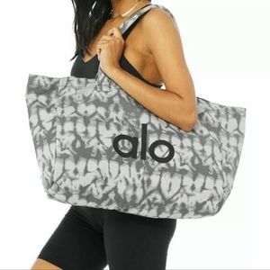 Alo yoga shopper bag